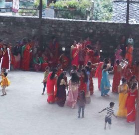 बाजुरा मार्तडीमा तिजको रौनक, नगरपालिकाको निर्देशन मानेनन्