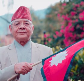 आफैंले लेखेको गीतमा वामदेव गौतमको ‘मोडलिङ’