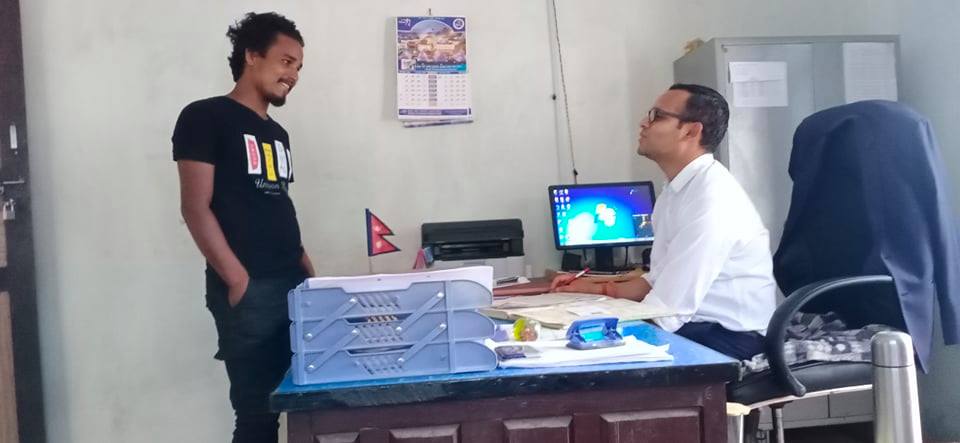 सहायक सिडिओ भण्डारी नागरिकतामा मात्र सहि गर्दैनन्, चेतनामूलक सन्देश पनि दिन्छन्