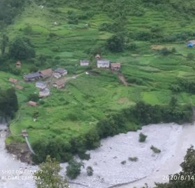 झुलङ्गे पुल बगाएको एक हप्ता, अजेटोट्की गाँउ सम्पर्कमा आउन सकेन 
