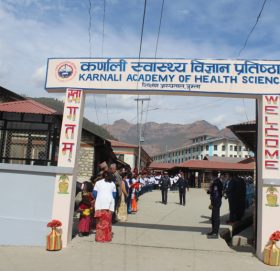 कर्णाली प्रतिष्ठानलाई ‘स्नातकोत्तर तहको चिकित्सा शिक्षा’ सञ्चालनको अनुमति