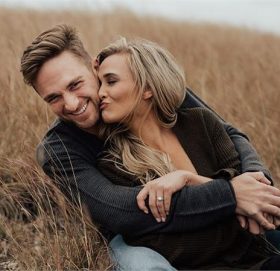 प्रेममा बफादार हुन्छन् यस्ता युवतीहरु, छोड्दैनन् पार्टनरका हात