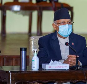 कोरोना संक्रमण रोक्न विज्ञसँग परामर्श गर्दै प्रधानमन्त्री