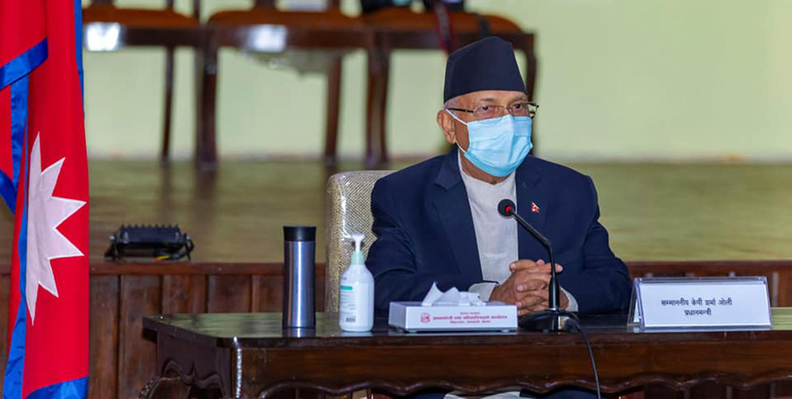 कोरोना संक्रमण रोक्न विज्ञसँग परामर्श गर्दै प्रधानमन्त्री