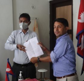 कृतीम कालोबजारी हटाउन माग गर्दै जिल्ला प्रशासनमा ज्ञापन पत्र