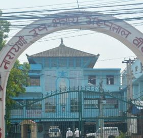 नारायणी अस्पतालका ३५० स्वास्थ्यकर्मी र कर्मचारीद्वारा सामुहिक राजीनामा