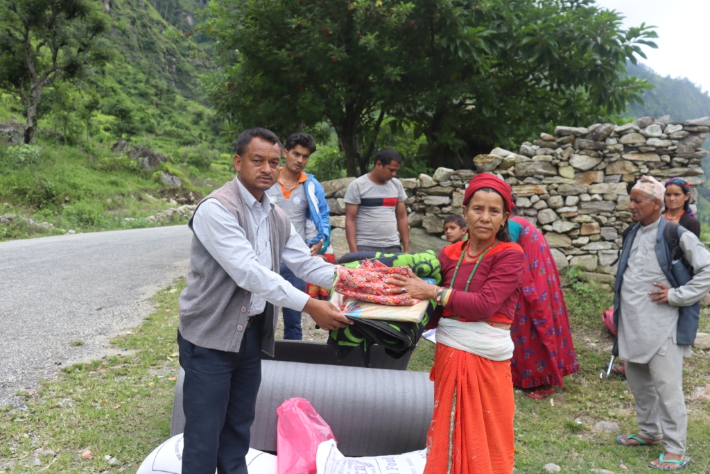 बडिमालिका मिडिया हाउसको समन्वयमा बाढी पिडीतलाई राहत सहयोग