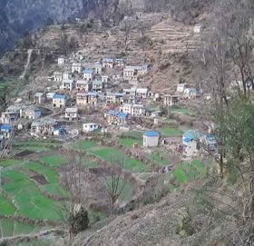 बडिमालिका ७ को पागरखोला वस्ती पहिरोको उच्च जोखिममा