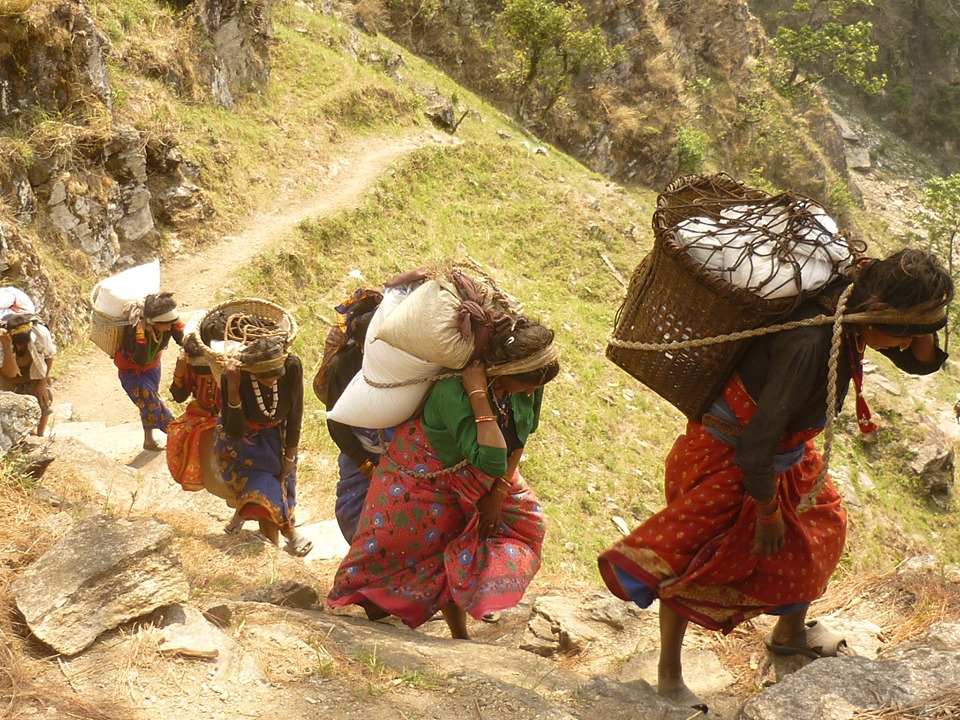 कोरोनाले भन्दा भोकले मर्ने डर