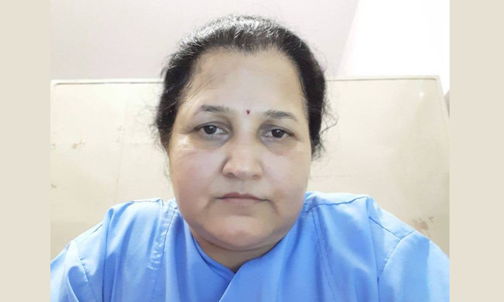 उत्कृष्ट निजामती कर्मचारी पुरस्कार प्राप्त उषा, जो ६ महिनादेखि कोरोना विरुद्ध डटिरहेकी छिन्