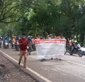 त्रिवि पदाधिकारीको राजीनामा माग्दै नेविसंघको प्रदर्शन