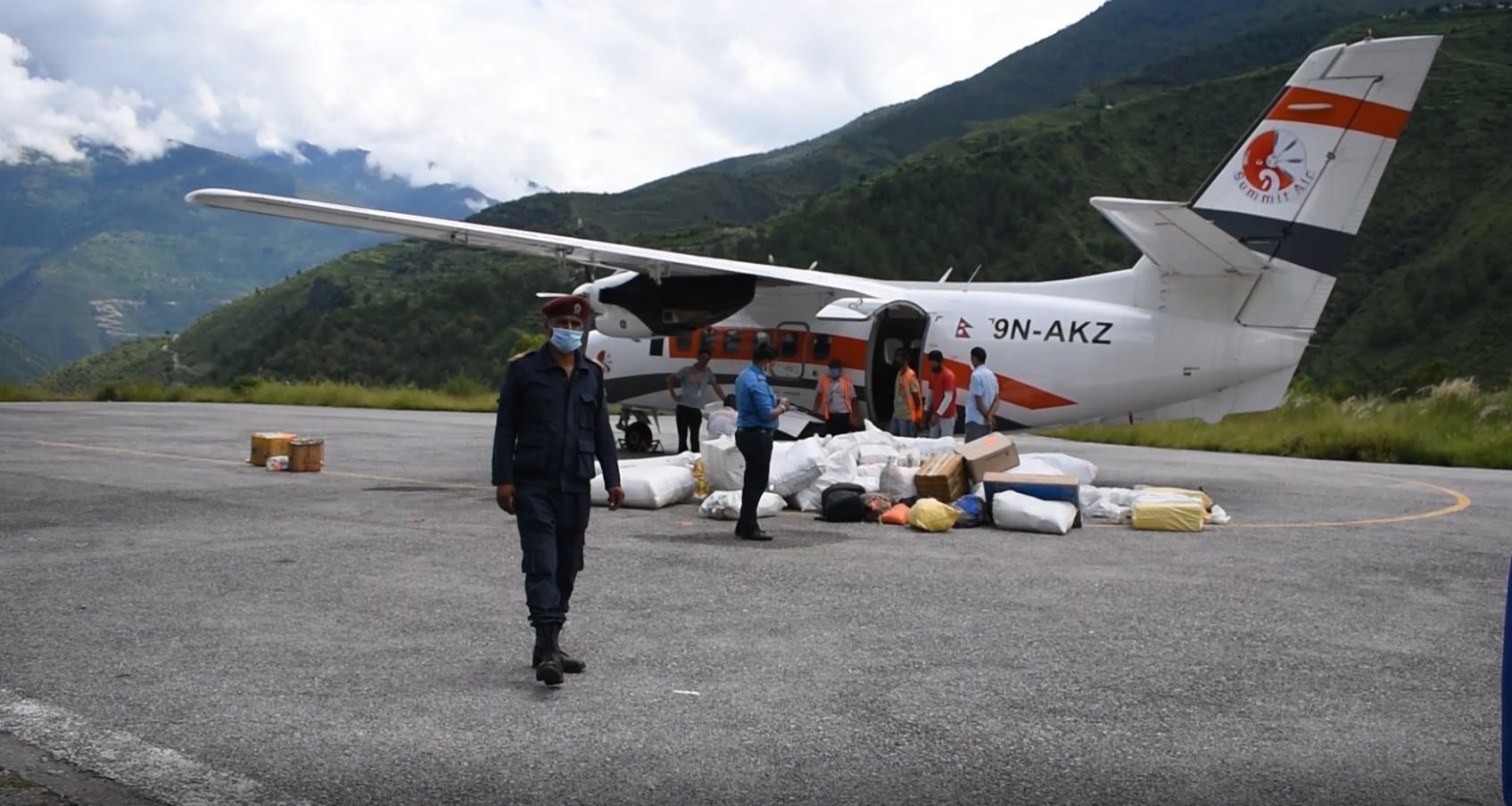 बाजुराको खाद्य संकट क्षेत्रमा जहाज चाटर गरेर मदिरा ढुवानी