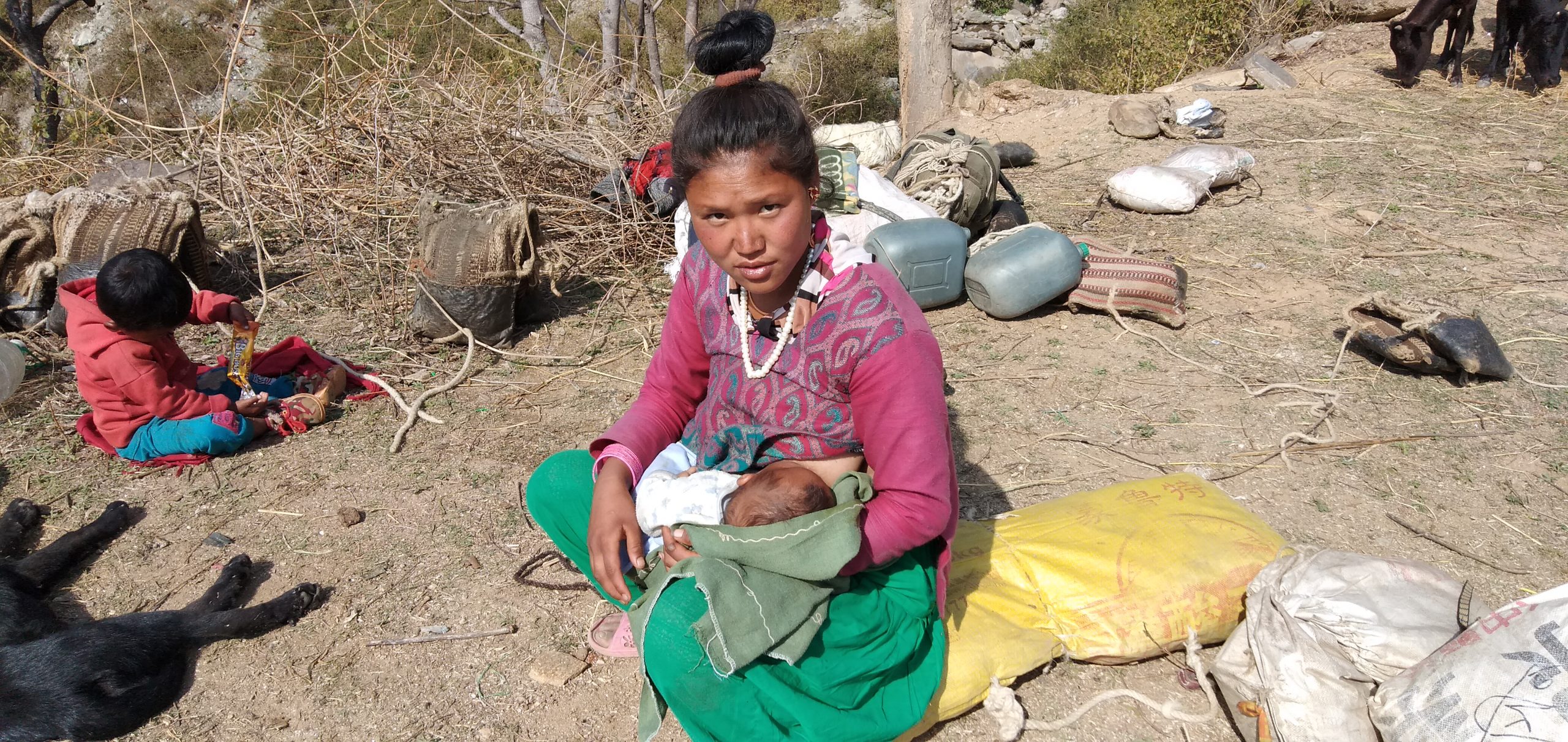 बाजुरामा कलिलो उमेरमा आमा बन्दै