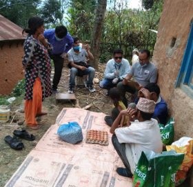 काठमाडौमा अलपत्र शुसिला सार्कीको परिवारलाइ खाद्यन्न र उपचारमा सहयोग