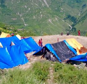 हुम्लाको ताजाकोटका बाढीपहिरो पिडित बिच्चलीमा