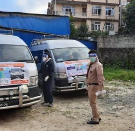 स्वास्थ्यकर्मीलाई निःशुल्क बस सेवा