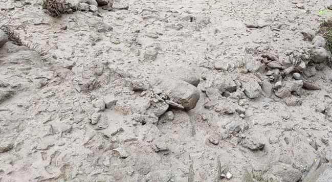 बाजुराको हिमालीमा बाढिपहिरो :  सम्पर्क बिहिन भनिएका सम्पर्कमा आए