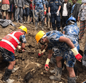 पहिरोले धेरै क्षति पुग्दा पनि राज्य मौन,  सरकार राहत बाँडेर सस्तो लोकप्रियतामा कमाउँदै