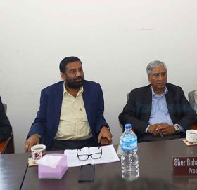 कांग्रेसमा विवाद : गुट बैठक निरन्तर, शीर्ष तहमा संवादहीनता