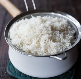 खाना बाँकी रहयाे ? नफाल्नुहोस्, बासी भात, खाँदा हुन्छ यस्ता फाइदा 