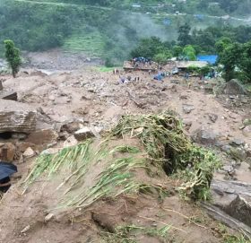 सिन्धुपाल्चोकको बाह्रबिसेमा भीषण पहिरो : कम्तिमा चार जनाको मृत्यु, १६ बेपत्ता