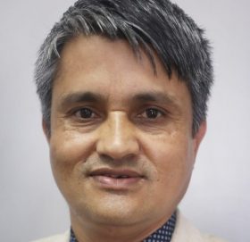 कुलमानविरुद्ध लागेका प्रधानमन्त्रिका प्रेस सल्लाहकार थापालाई थुतुनो धेरै नचलाउन मन्त्रीको चेतावनी