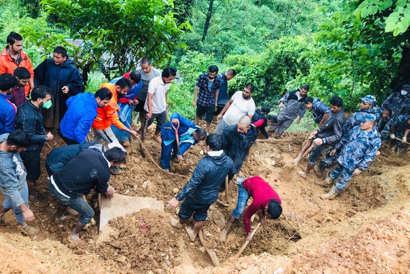 स्याङ्जा पहिरो : एकै परिवारका नौ जनाको सामूहिक दाहसंस्कार