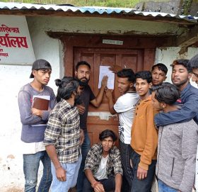 बडिमालिका ५ का दलित समुदायलाइ उपभाेक्ता समितीमा समेटेनन्