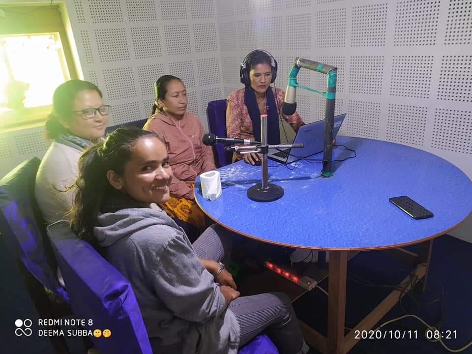 किशोरी दिवसको अवसरमा बाजुराका चारवटा रेडियोबाट रेडियो बहस