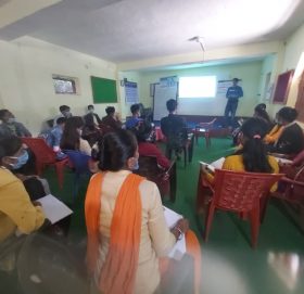 किशोर किशोरीलाई लैगिङ्गता बारेमा अभिमुखीकरण