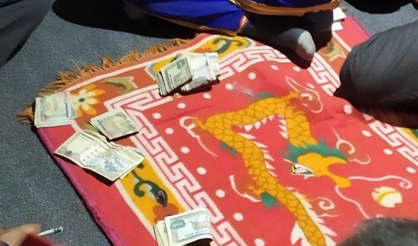 यी हुन् २ लाख ५१ हजार सहित पक्राउ परेका जुवाडे