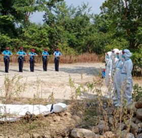 धनगढीमा मृत्यु भएका संक्रमितको शव व्यवस्थापन गरियो