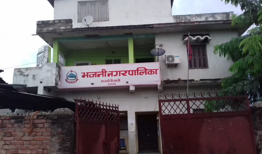 कैलालीको भजनी नगरपालिकाको सेवा बन्द