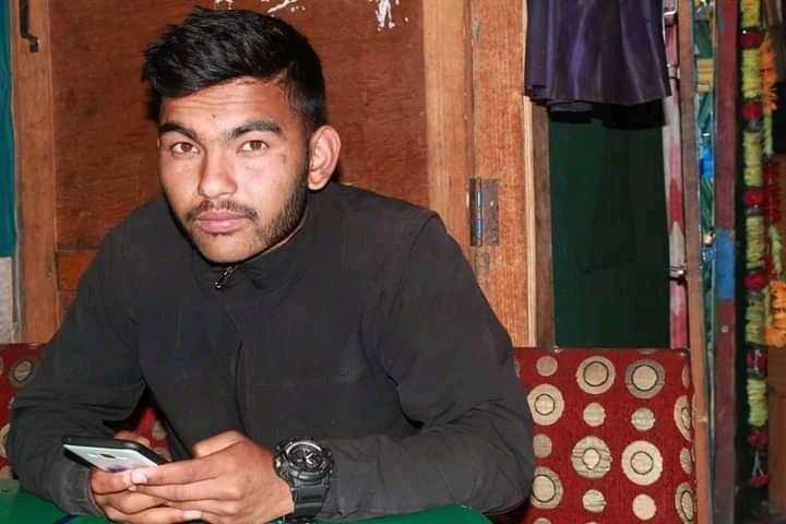 पारस रावलकाे भाग्य लेख्ने निधार भेटेन (गजल)