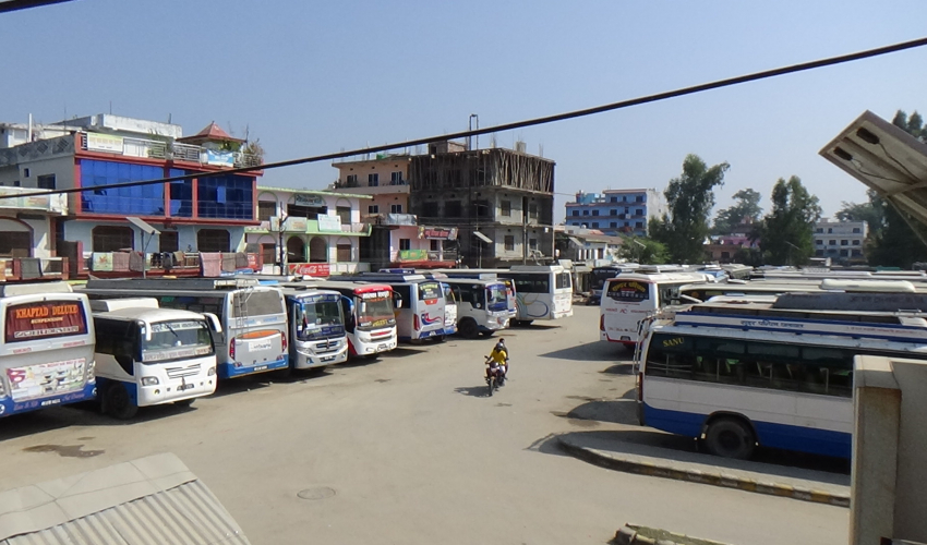 दशैंमा पनि धनगढी बसपार्क सुनसान