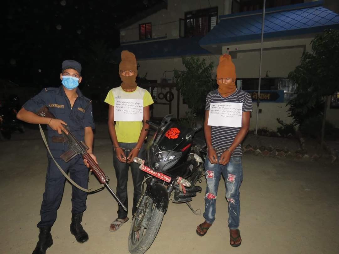 वडा अध्यक्षको मोटरसाइकल चोरी गर्ने दुईजना पक्राउ