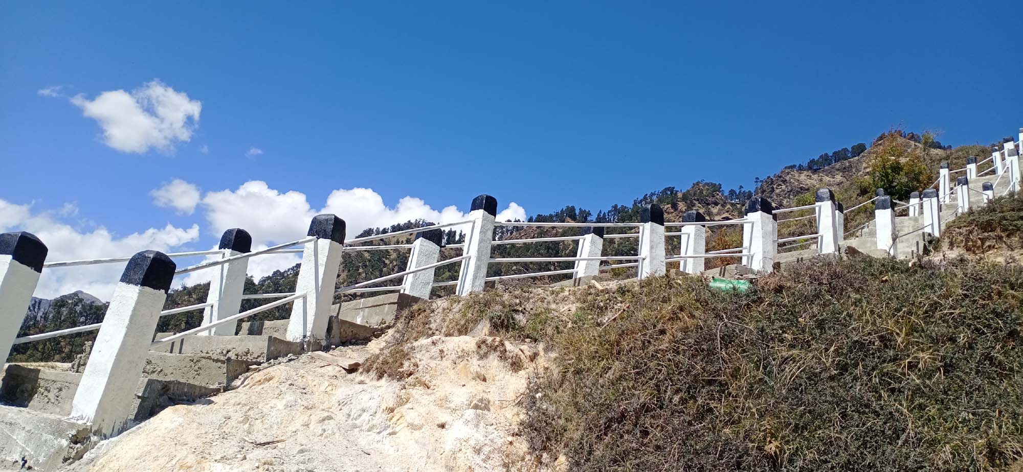 आहा ! कालाजग्रामा पदमार्ग (फोटो फिचर)