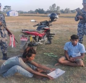 कञ्चनपुरमा चरेश सहित २ जना पक्राउ