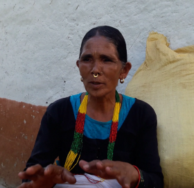 गोठ र जंगलमा १७ पटक १८ बच्चा जन्माउने यि आमा