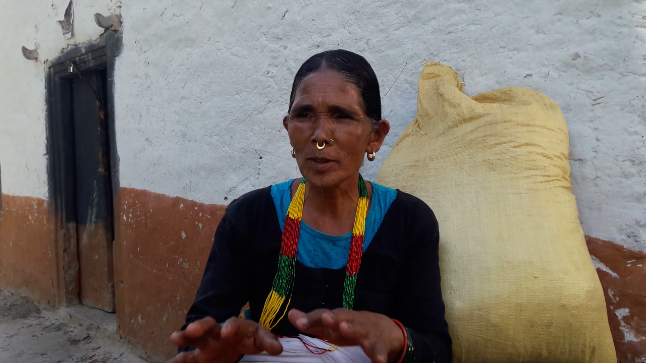 गोठ र जंगलमा १७ पटक १८ बच्चा जन्माउने यि आमा