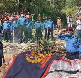 प्रहरी जवान साउदको सम्मानसहित अन्त्येष्टि