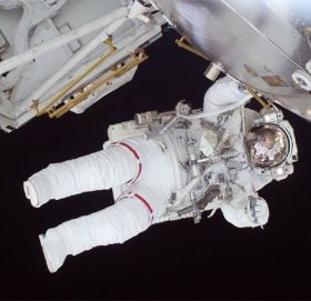 अन्तरिक्षबाट समेत अमेरिकी राष्ट्रपति चुनावमा मतदान ! यसरी हुन्छ बन्दोबस्त