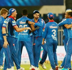 कोलकातालाई हराउँदै दिल्ली आईपीएलको शीर्ष स्थानमा