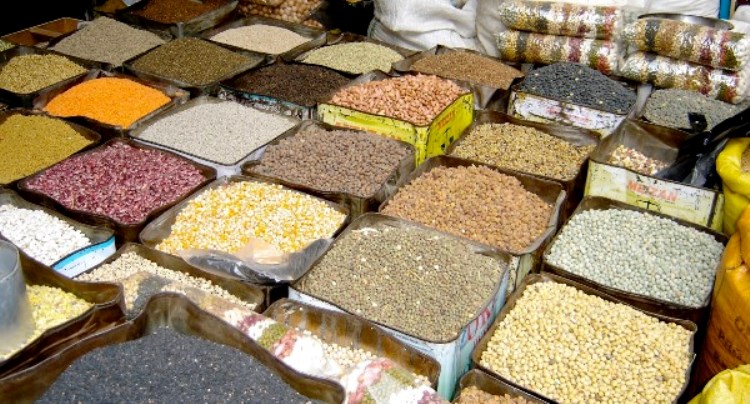 कालोबजारीको  हालीमुहाली,उपभोक्तालाई चौतर्फी चरम सास्ती