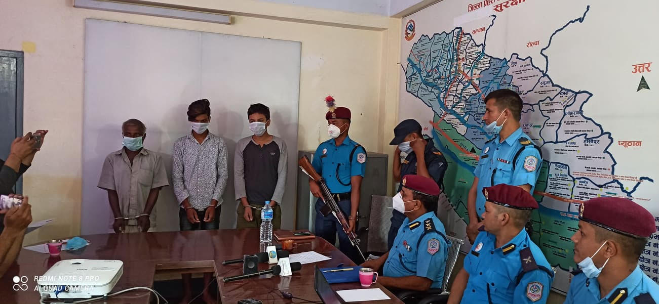 लोेटरी परेको छ भन्दै ‘फेक कल’ गरेर ठगी  गर्ने गिरोह पक्राउ