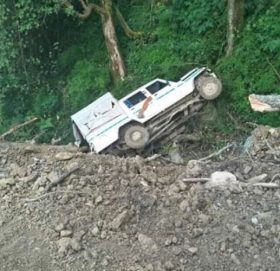 बाजुराकाे बुढिगंगामा जीप दुर्घटना :१ बालकको मृत्यु, २ जना घाइते