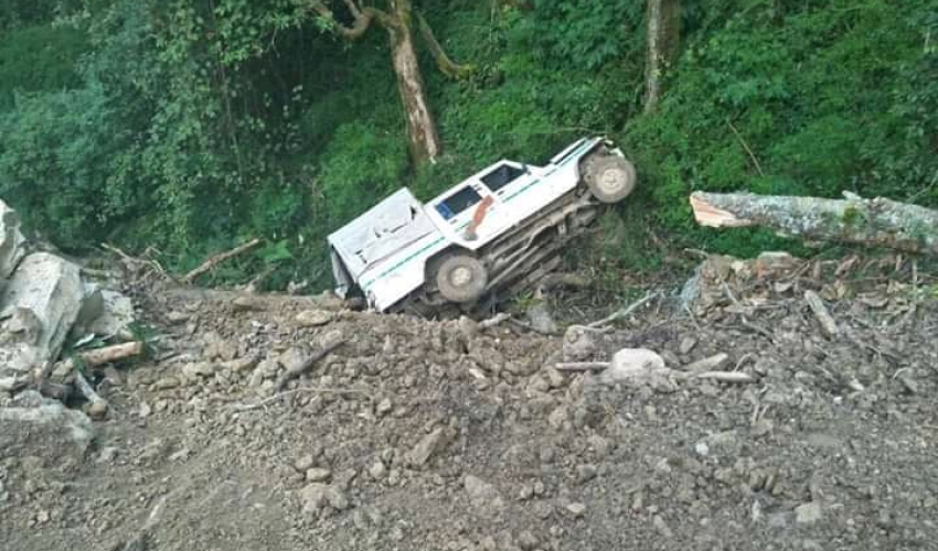 बाजुराकाे बुढिगंगामा जीप दुर्घटना :१ बालकको मृत्यु, २ जना घाइते
