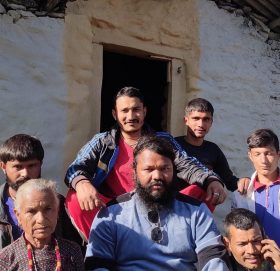 उज्यालो अभियानमा दुई युवा अभिशेक र हिमाल