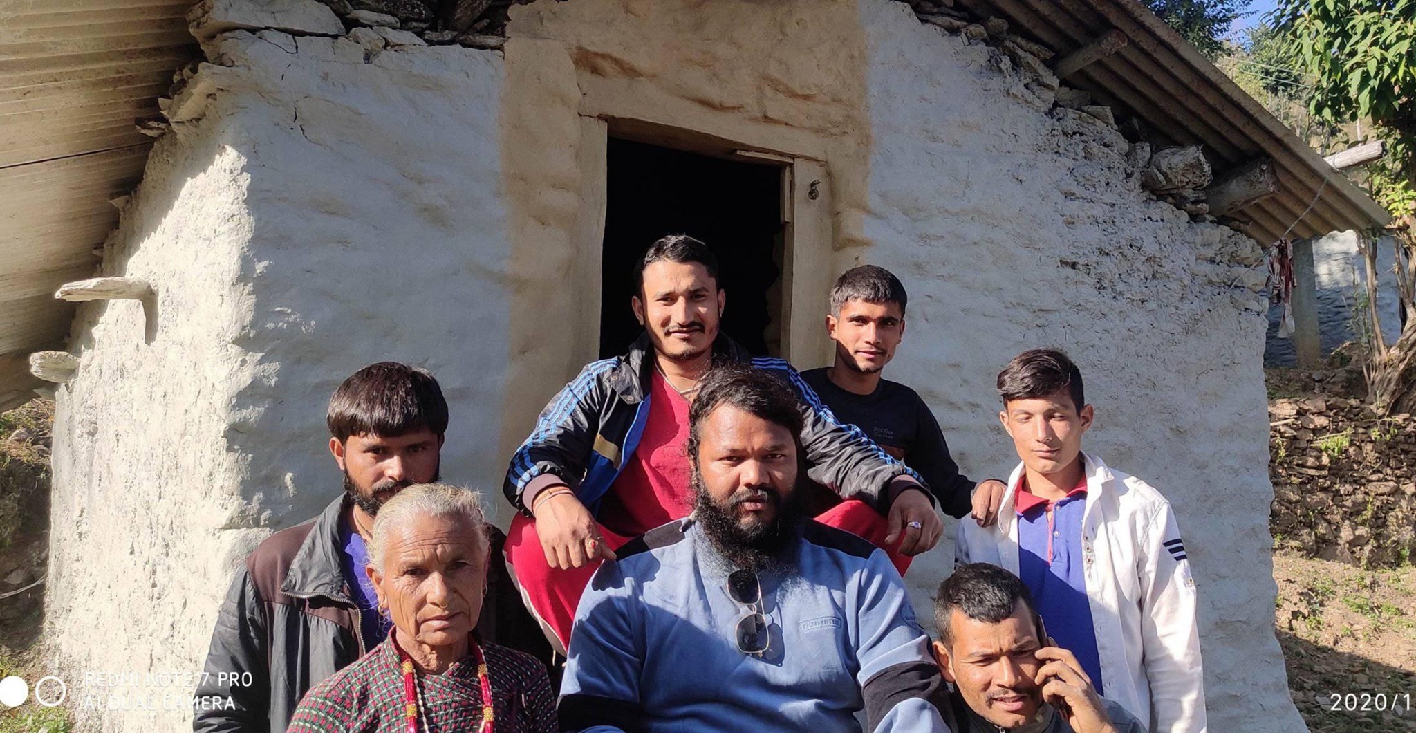 उज्यालो अभियानमा दुई युवा अभिशेक र हिमाल