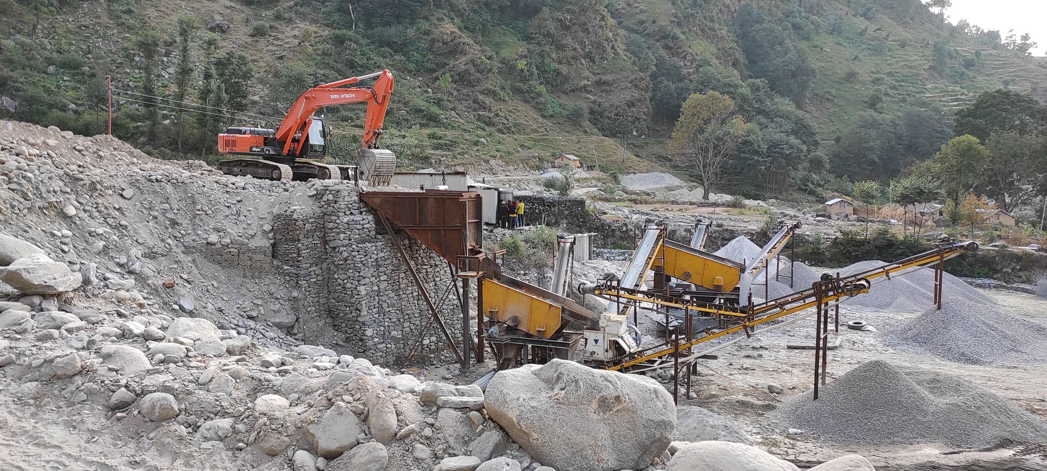 देशका ७७ वटै जिल्लामा मापदण्डविपरीतका क्रसर बन्द गर्न निर्देशन